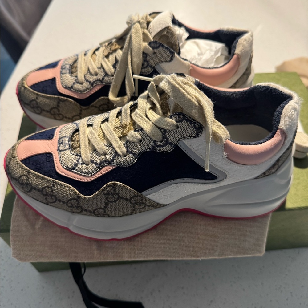 100% Authentic Gucci Rython Sneaker - Picture 4 of 5